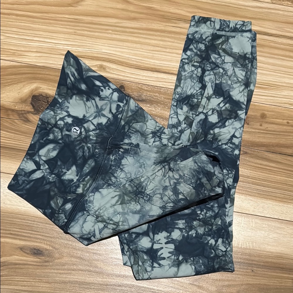 Lululemon navy blue and teal Tie-Dye Leggings